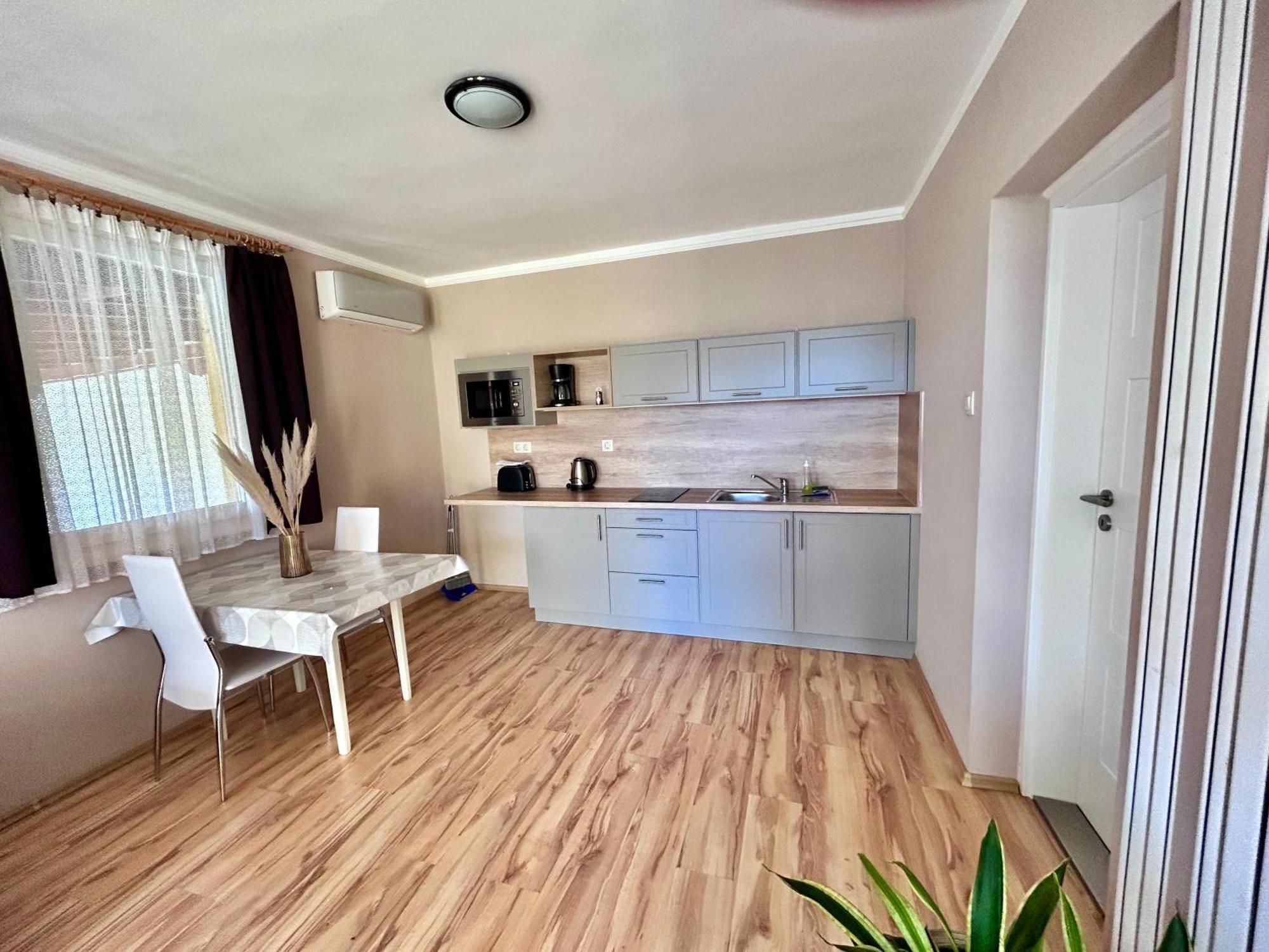 Nemes Apartmanhaz Hévíz 外观 照片