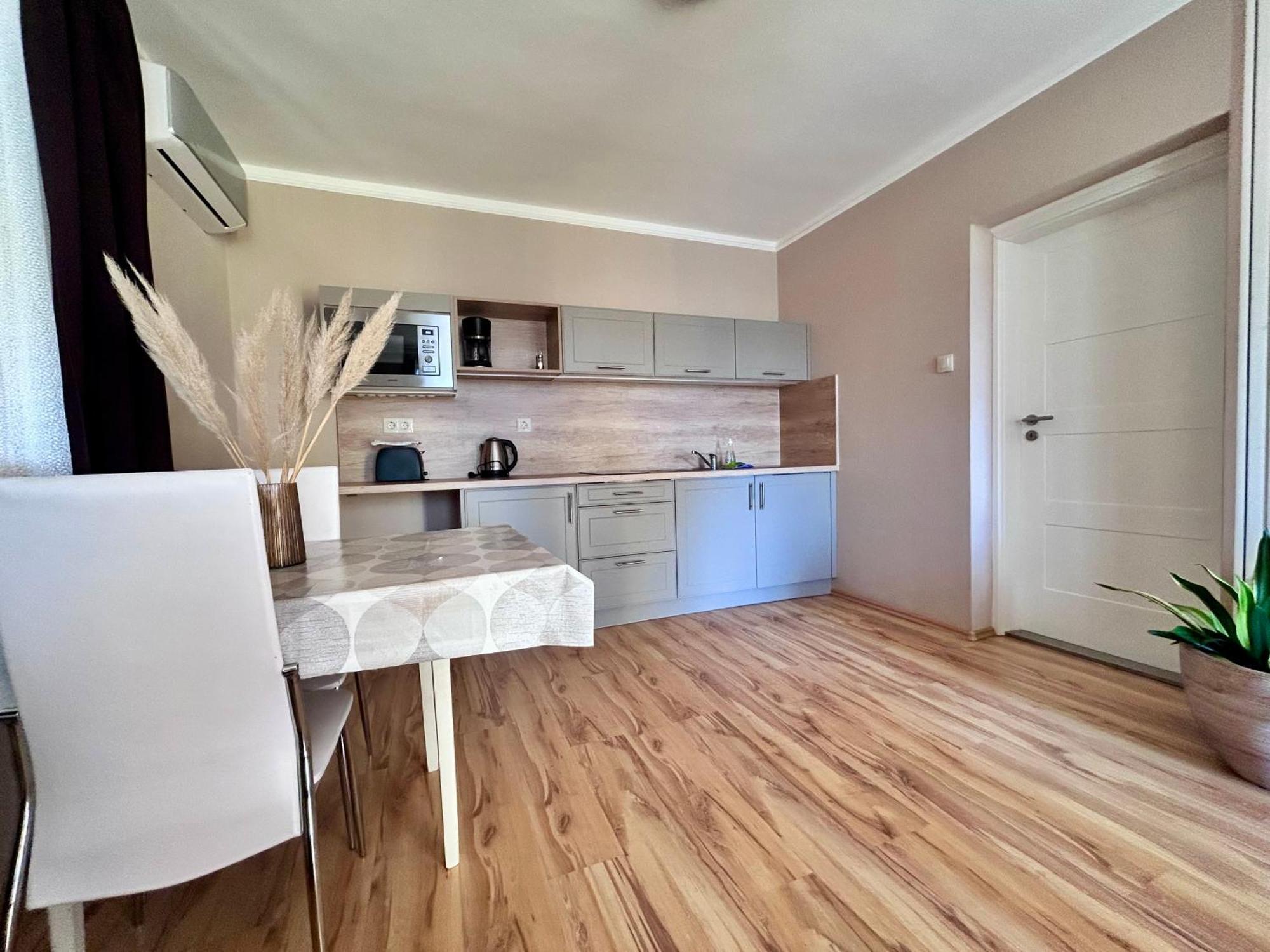Nemes Apartmanhaz Hévíz 外观 照片
