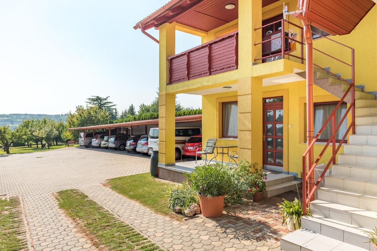 Nemes Apartmanhaz Hévíz 外观 照片